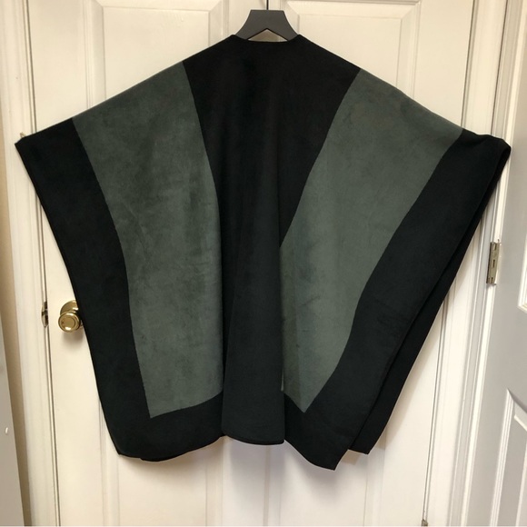 Woolrich Accessories - Woolrich Two-Tone Reversible Fleece Wrap